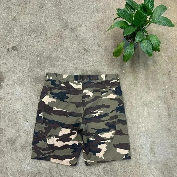 Oakley Camouflage  Shorts Size 38 - Picture 2 of 5